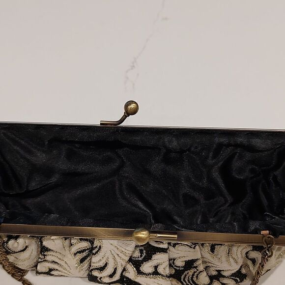 Black and White Tapestry Kiss Lock Evening Bag/Clutch - Picture 8 of 9